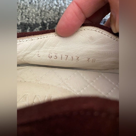 CHANEL 2016 Interlocking CC Logo Sneakers Retails $950 - Picture 7 of 7